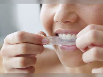 10 Secrets to Whiter Teeth